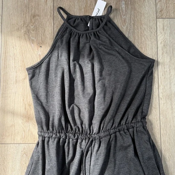 Three Bird Nest Gray Wide Leg Jumpsuit Sleeveless High Neck New - Picture 2 of 9